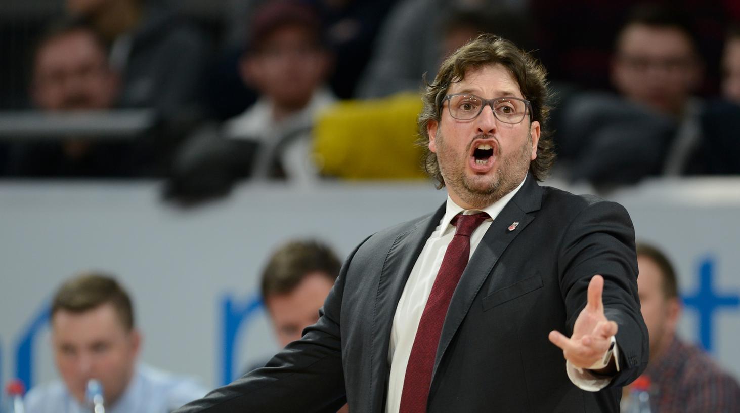 Er ist der Konstrukteur hinter den Brose Baskets - und bleibt Bamberg auch noch länger erhalten: Meister-Trainer Andrea Trinchieri.