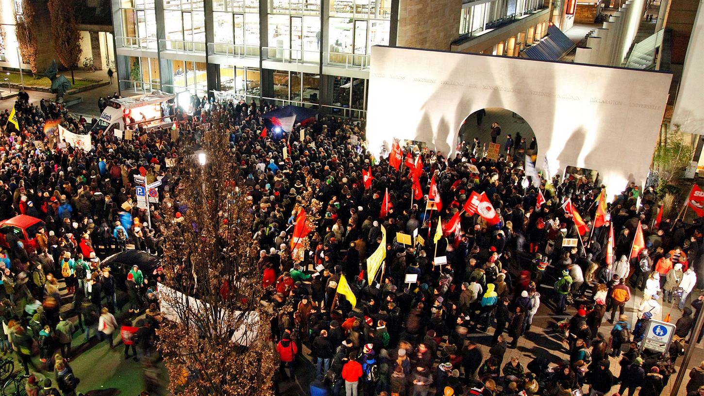 2700 Menschen bei Demo gegen Pegida in Nürnberg