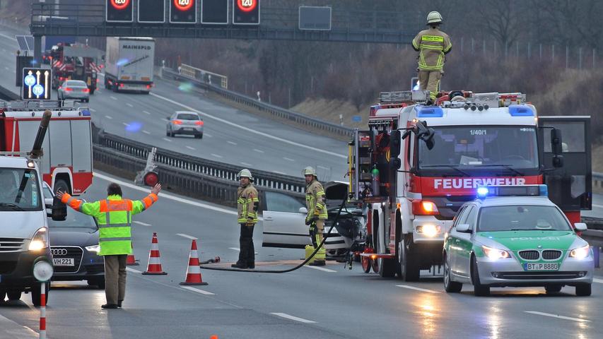 A9 bei Bindlach: Brennendes Auto verursacht Folgeunfall