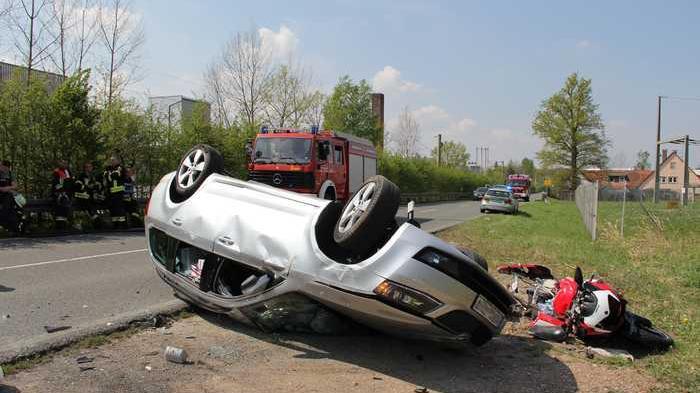 Tödlicher Motorradunfall in Feucht: War Autofahrer schuld?