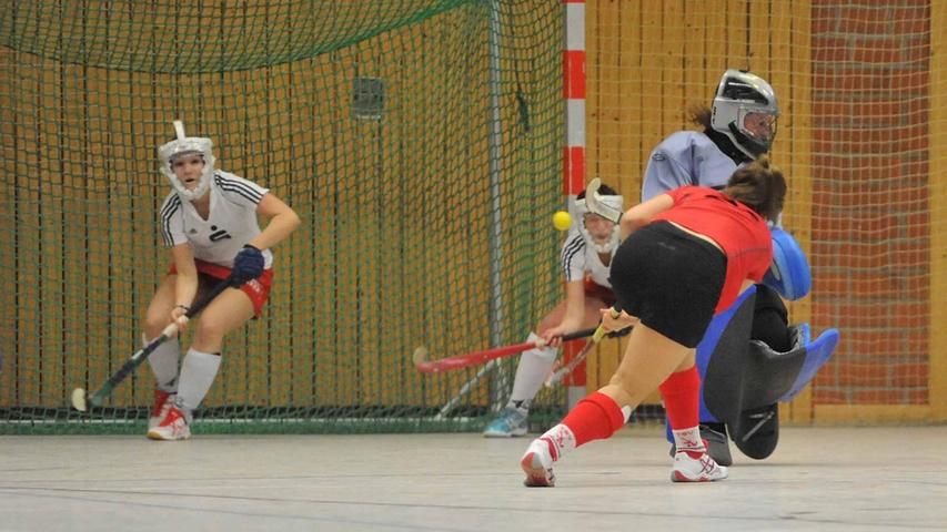 Die Hockey Damen des TV 1848 Schwabach im Spiel gegen den TSV Mannheim II.
