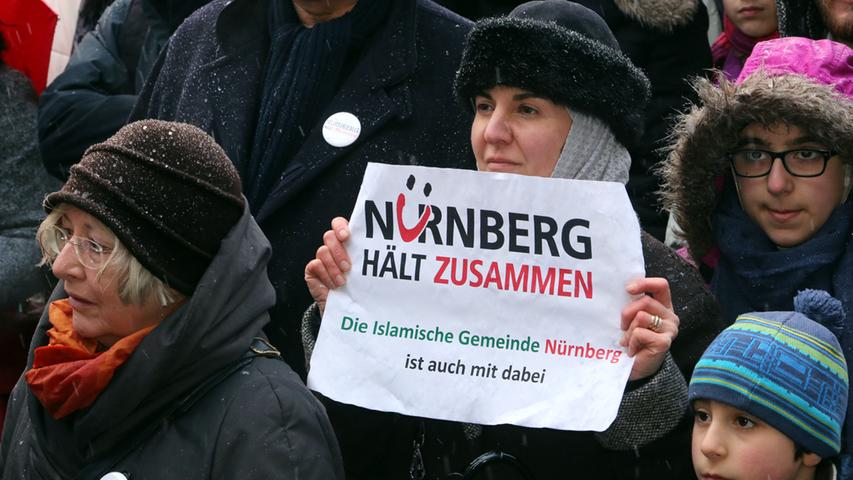 Nürnberg hält zusammen: Maly warnt bei Demo vor 