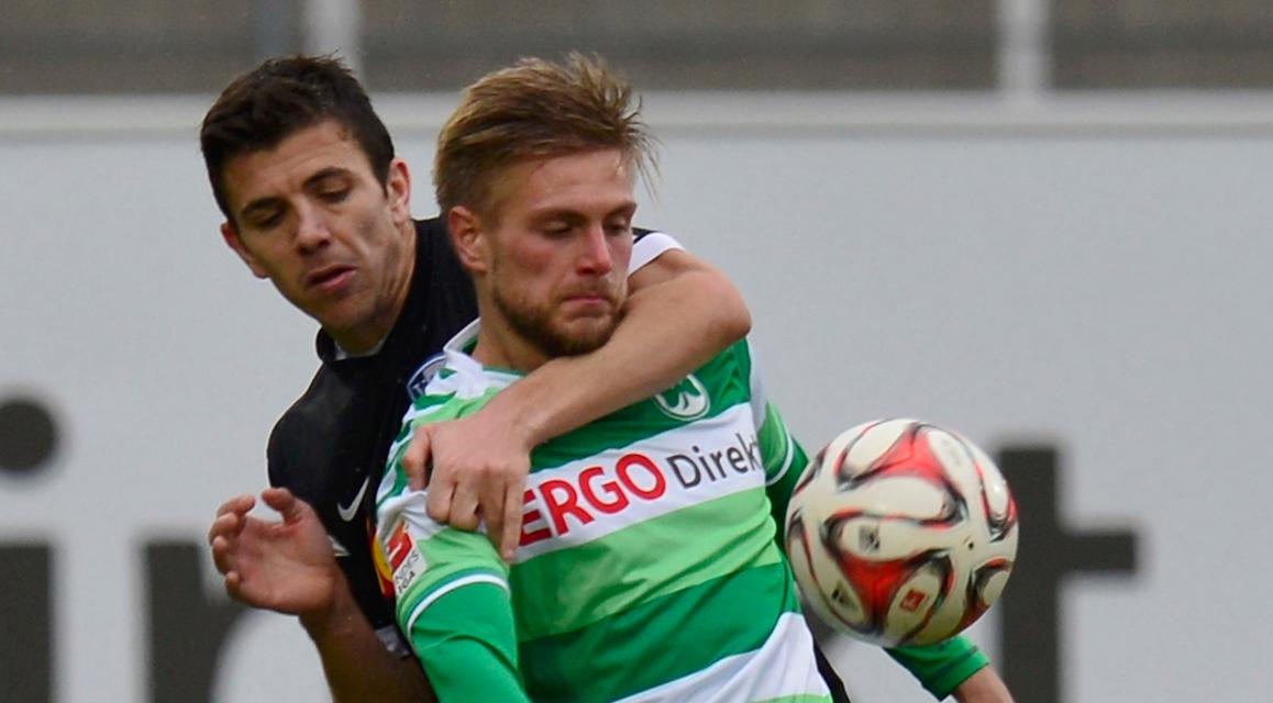 Harter Kampf, aber Florian Trinks konnte sich im Spiel gegen Bochum durchsetzen und einen Treffer erzielen.