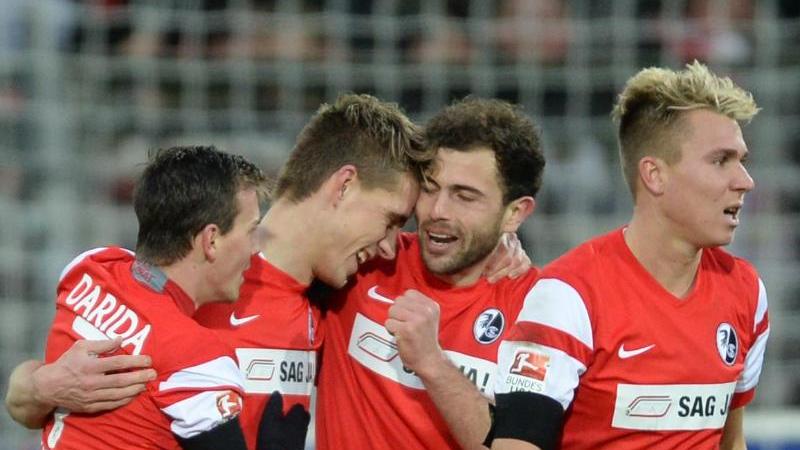 4:1 gegen Frankfurt - Freiburgs Petersen trifft dreimal