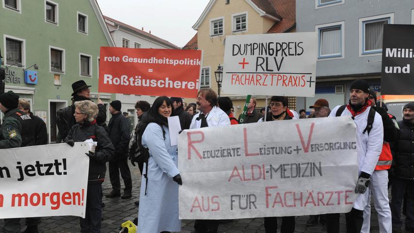 Im Protest vereint: Am Rossmarkt 2009 nutzten die Ärzte gemeinsam ...