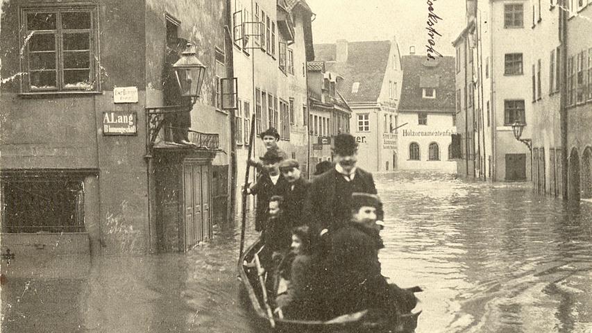 Das Hochwasser war eines der verheerendsten in der Stadtgeschichte und schon damals wurden Forderungen nach einem Hochwasserschutz laut. Aber, kurz vor dem Ersten Weltkrieg, fehlten schlicht die Mittel dafür.