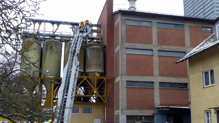 Schwelbrand in Futtermittelfabrik wurde erstickt