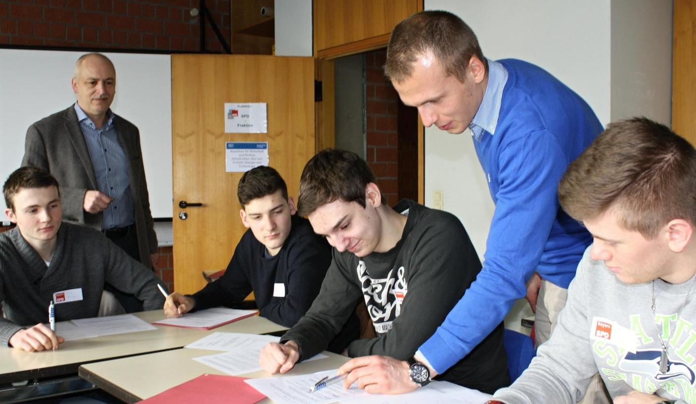 Spannende Lehrstunde: Der Landtag macht Schule