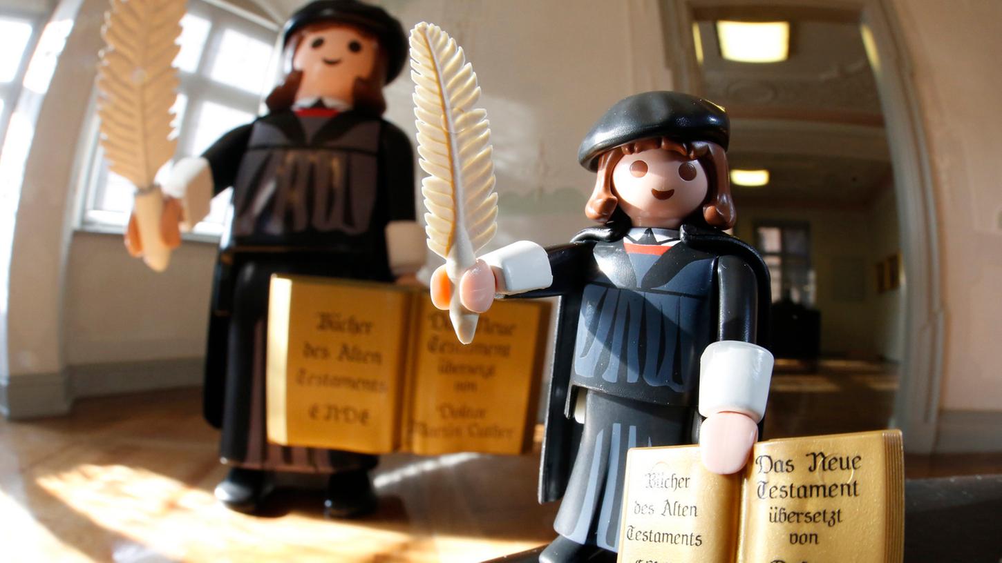 Die Playmobilfigur kann erst wieder im April ausgeliefert werden. Die Playmobilfigur kann erst wieder im April ausgeliefert werden.