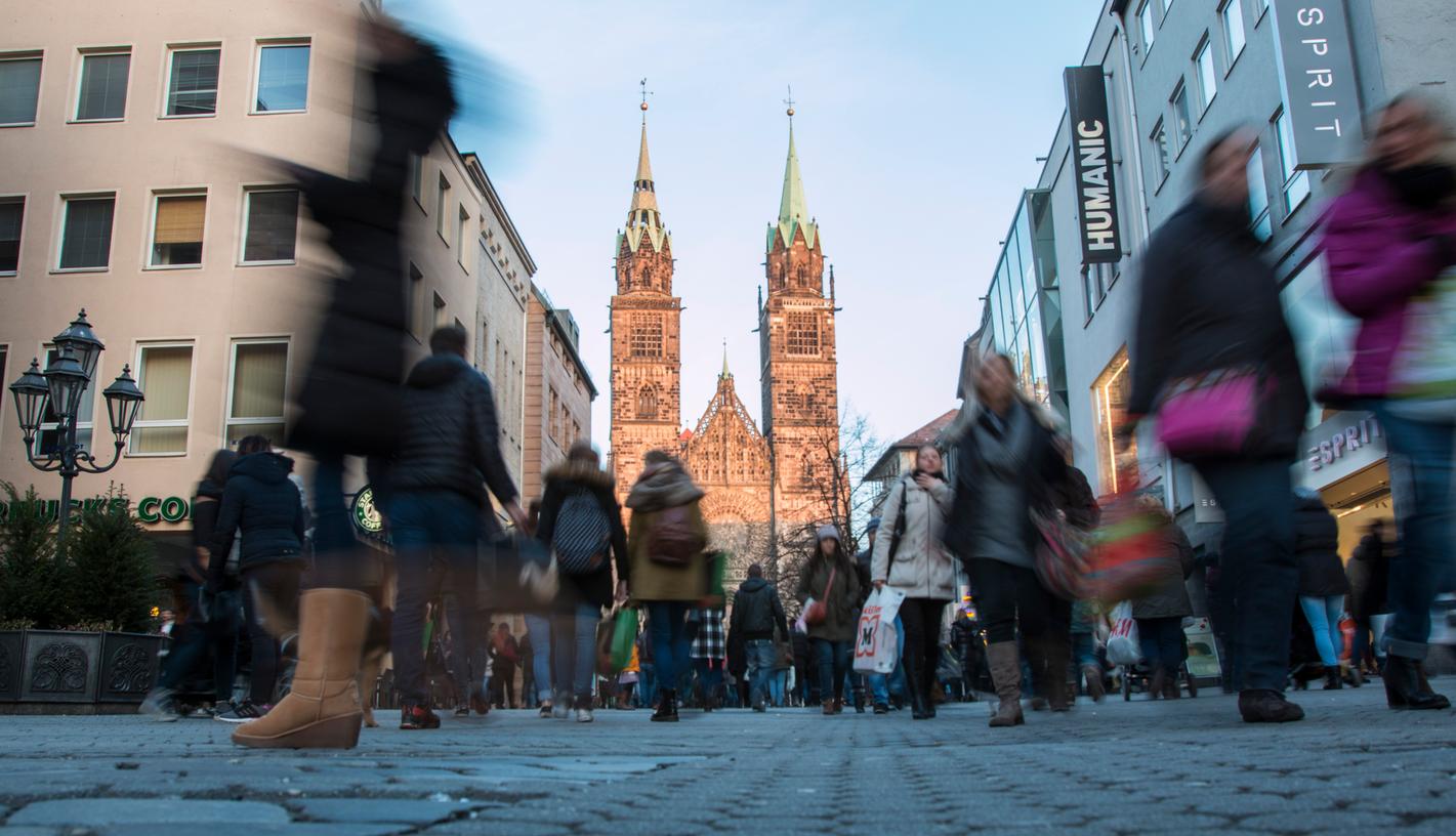 Shoppen bis es zu viel ist: Auch in Nürnberg gibt es viele Menschen, die überschuldet sind. Sehr viele sogar.