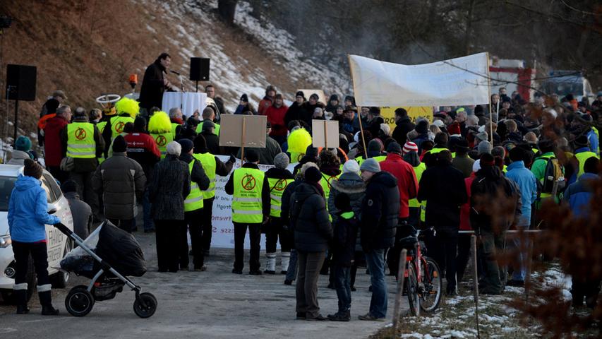 FOTO: Hans-Joachim Winckler DATUM: 7.2.2015..MOTIV: Demo gegen geplante  Stromtrasse in Raitersaich