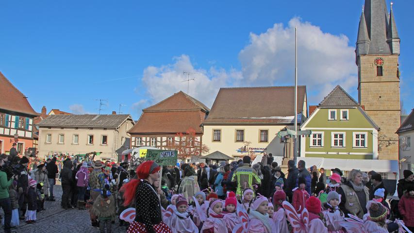 Und die Faschingshochburgen, wie die Gemeinde Baunach, füllen sich mit Kostümierten. Am 31. Januar 2016...