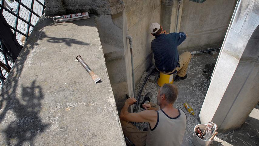 Auch im Sommer 2007 waren schon Arbeiter für Sanierungsarbeiten am Hauptmarkt aufgeschlagen.