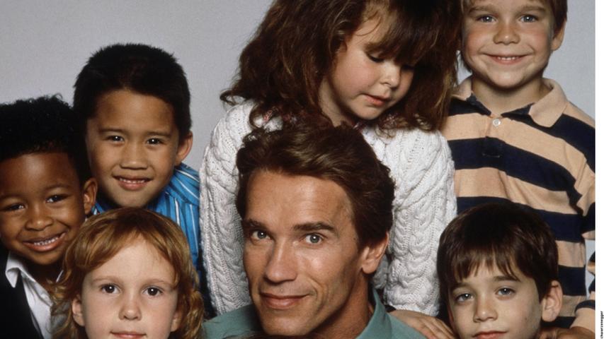 Der "Kindergarten Cop": Trotz der Trennung kümmerten sich Arnie und Maria weiterhin gemeinsam um ihre vier Kinder.