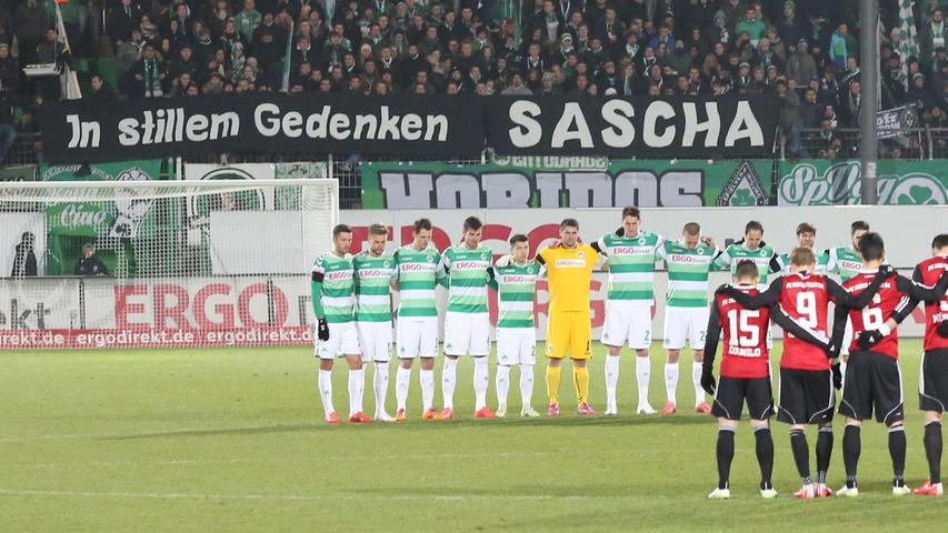 Auch im Fürther Stadion gedachten bei der Partie gegen Ingolstadt beide Mannschaften und die Fans dem verstorbenen Kleeblatt-Fan.