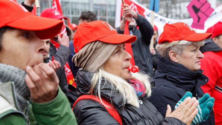 IG-Metall-Streiks: Tausende legen in Nürnberg Arbeit nieder