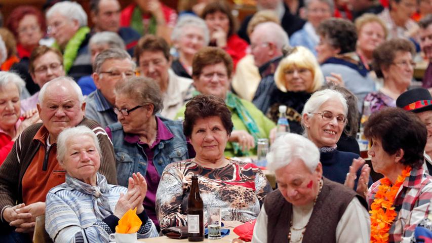 Landkreis-Fasching: 600 Narren feiern in Höchstadt