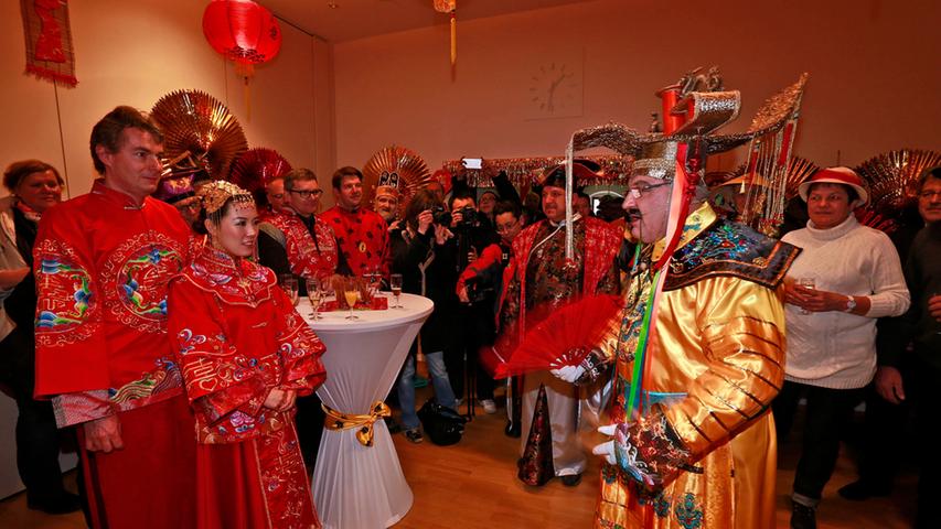 Chinesenfasching 2015: Der Kaiser dankt ab