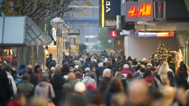 Die deutsche Wirtschaft wächst - auch weil die Verbraucher kräftig shoppen.