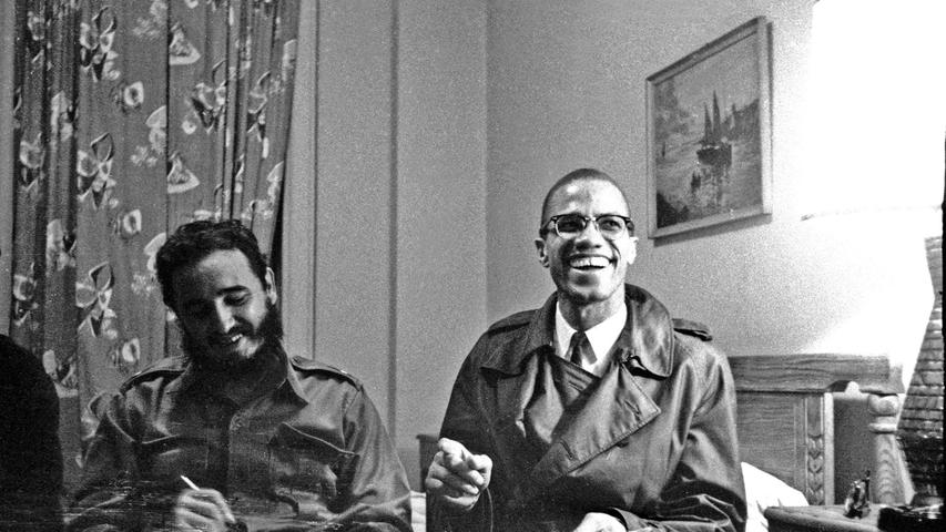 Im Oktober 1960 traf sich Malcolm X mit dem kubanischen Revolutionär Fidel Castro in einem Hotel in Harlem, New York.