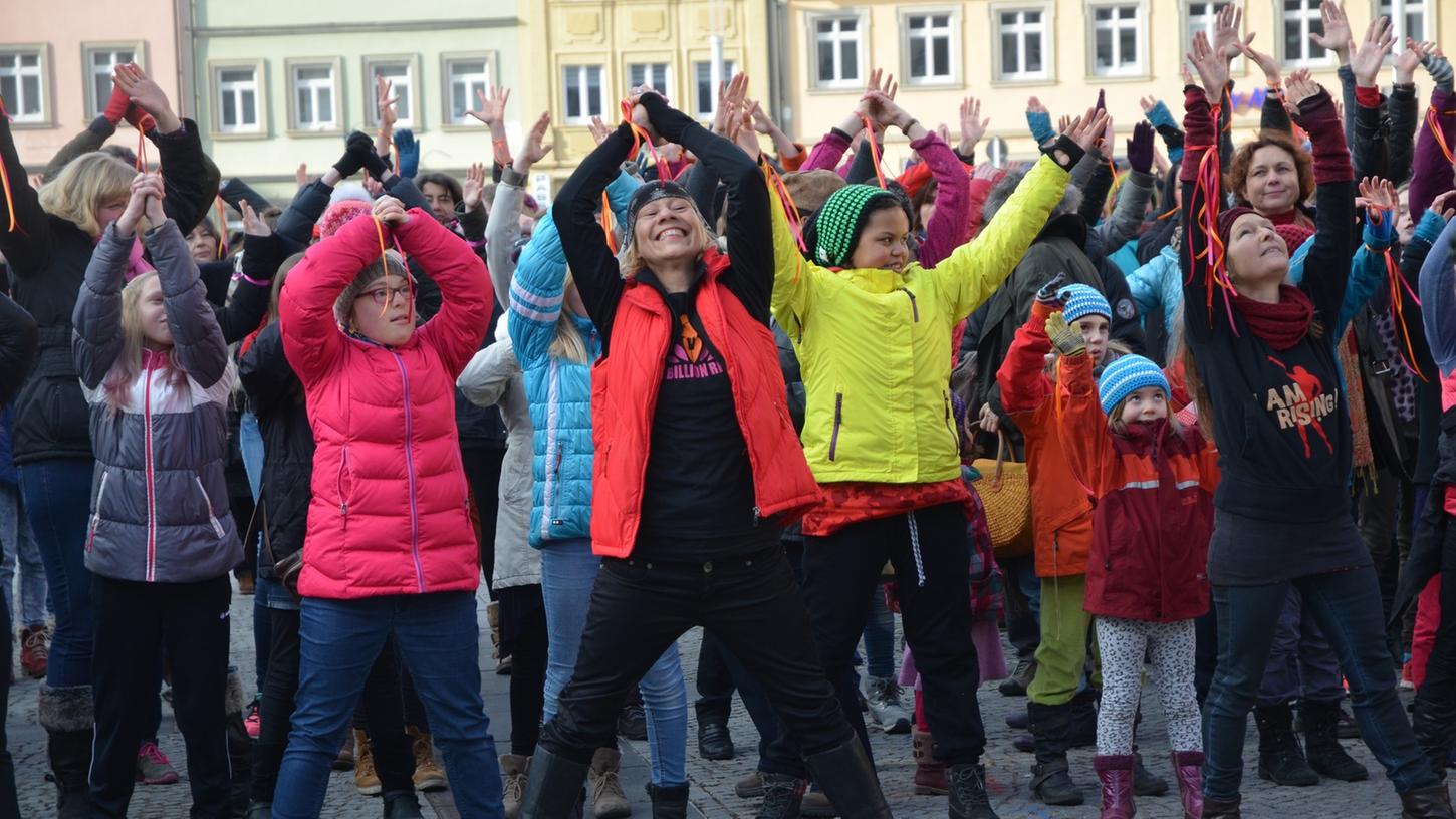 Auch am diesjährigen Valentinstag werden die Teilnehmer von "One Billion Rising" mit Tanzeinlagen ein Zeichen für Selbstbestimmung und Frauenrechte setzten.