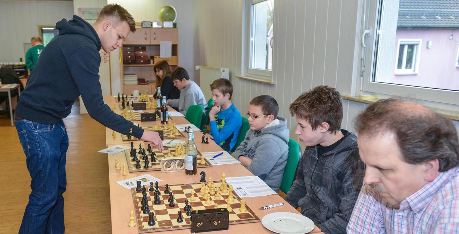 Alexander Seyb gewann 33 Partien beim Simultanturnier