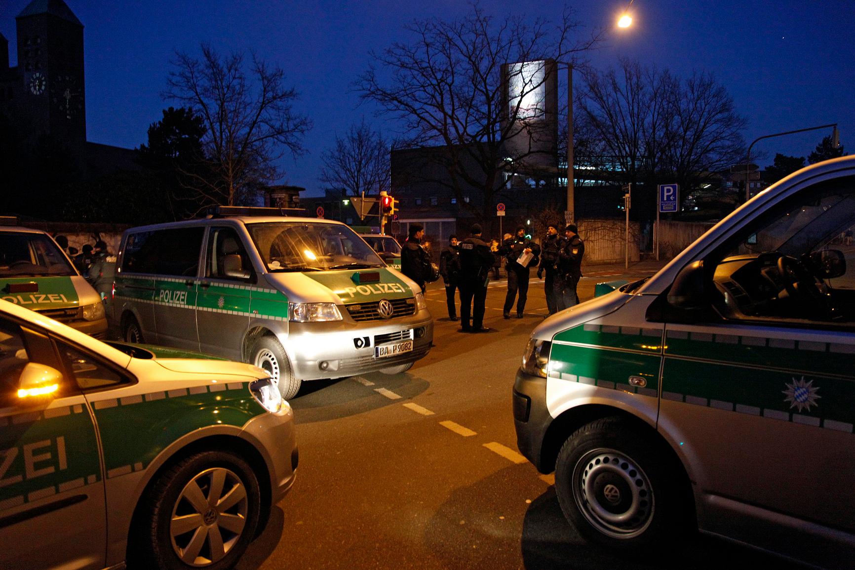 Nügida trifft auf Anti-Nügida: Blockaden in Nürnberg