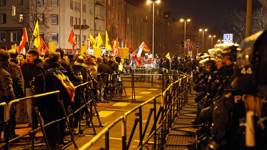 Nügida trifft auf Anti-Nügida: Blockaden in Nürnberg
