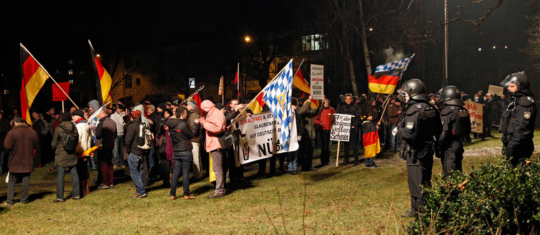 N&uuml;gida-Anh&auml;nger im Annapark.