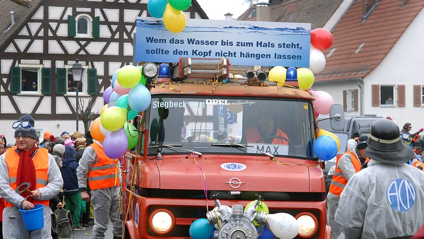 "Die Welt ist bunt": Großer Faschingszug in Neunkirchen