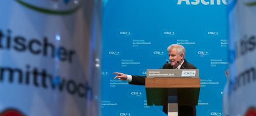 Der CSU-Vorsitzende und bayerische Ministerpräsident Horst Seehofer trat am Politischen Aschermittwoch in Passau (Bayern) vor  CSU-Mitgliedern auf. 