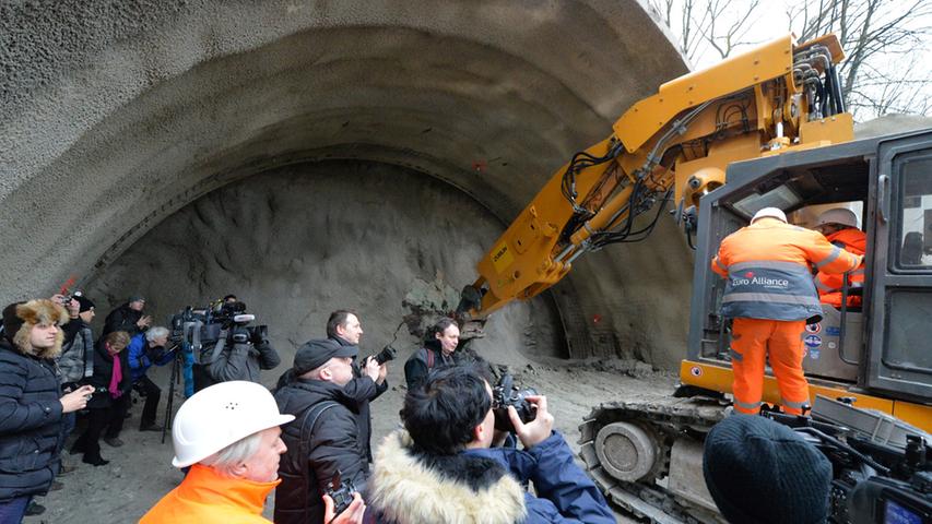 Durch den Burgberg: Tunnelanschlag in Erlangen