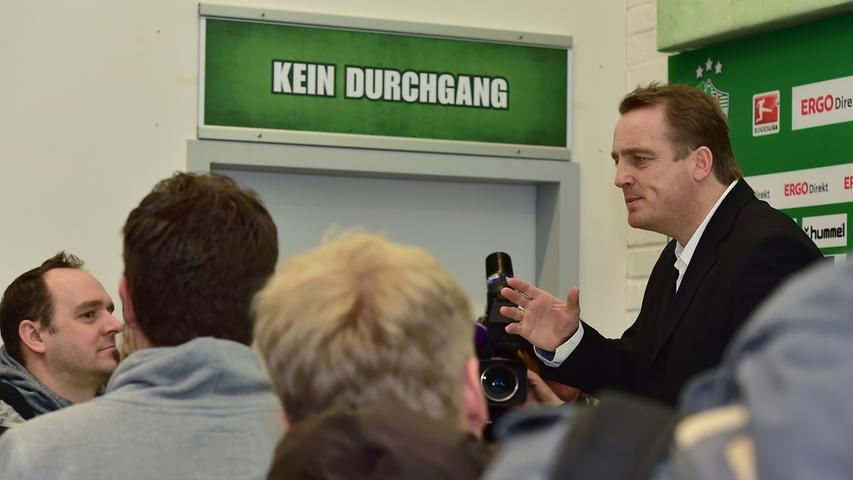 Der neue Fürth-Coach legt seinen Fokus darauf, in der verbleibenden Spielzeit zu retten, was zu retten ist: "Es geht jetzt nur um die restlichen Spiele. Der Rest wird sich zeigen."