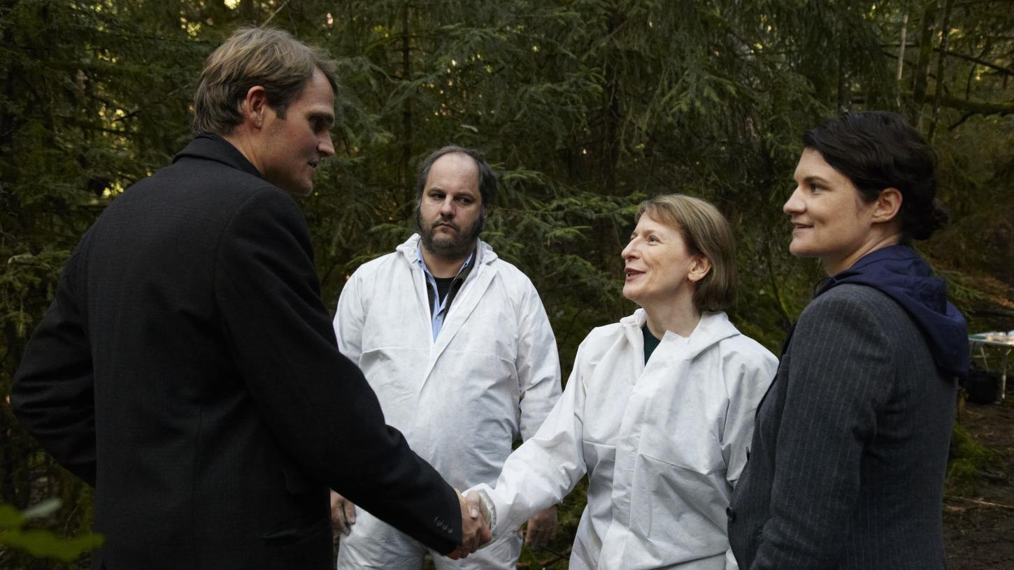 Das höfliche Einander-Vorstellen dürfte dann in Folge zwei des Franken-Tatort kein Thema mehr sein. Das höfliche Einander-Vorstellen dürfte dann in Folge zwei des Franken-Tatort kein Thema mehr sein.
