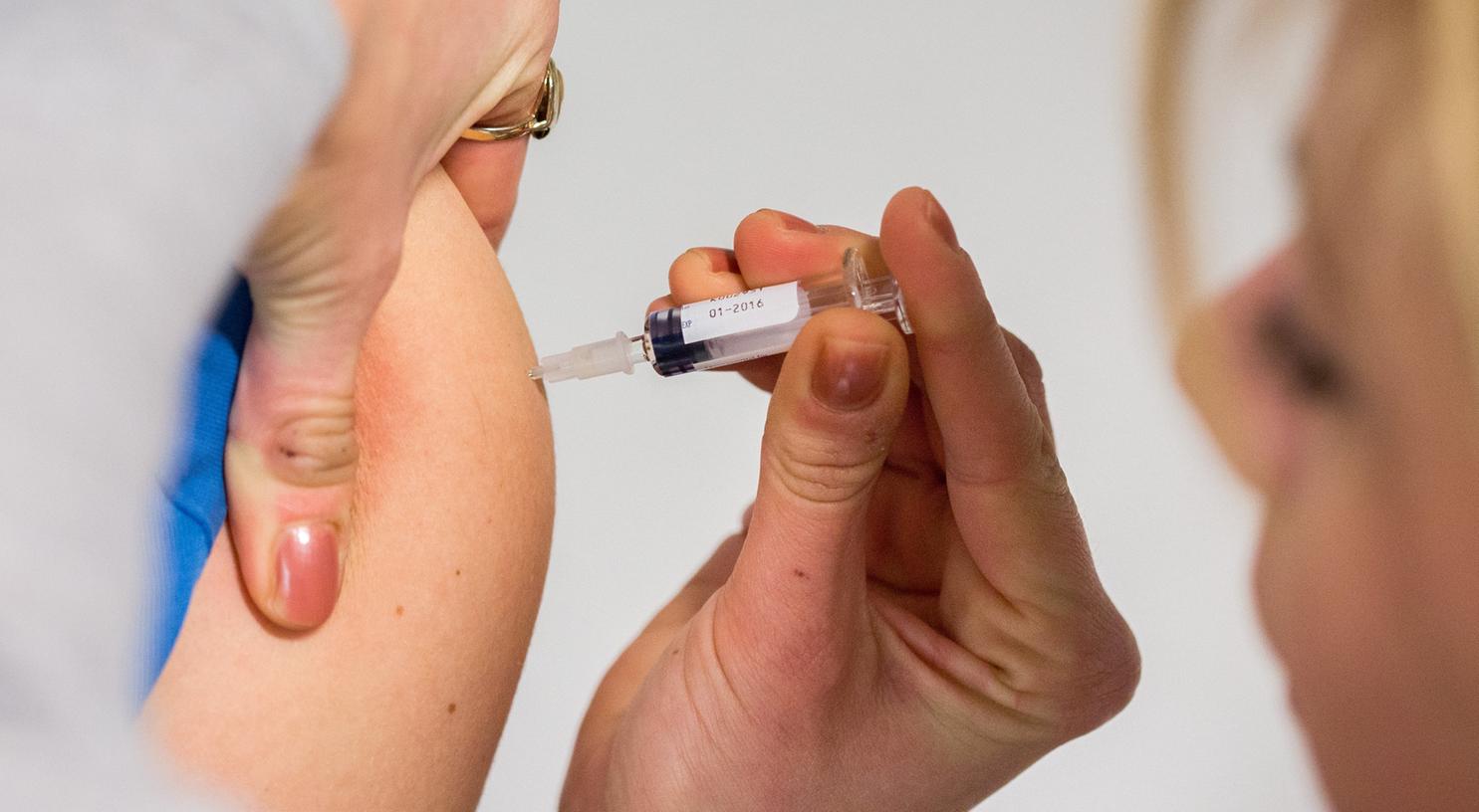Ärzte fordern Corona-Impfungen zuerst für Kinder und Jugendliche