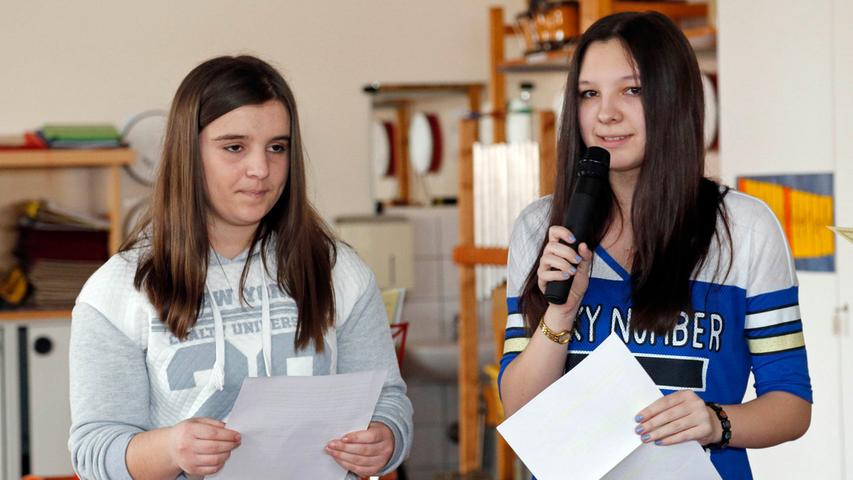 Die Grund- und Mittelschule Dietfurt hat im Jahr 2013/14 alte Kartoffelsorten angebaut, eine Kürbissuppe gekocht und Radieschen aus dem eigenen Hochbeet kredenzt. Zudem wird an der Schule fleißig Müll gesammelt, der am Pausenhof-Boden nichts verloren hat.