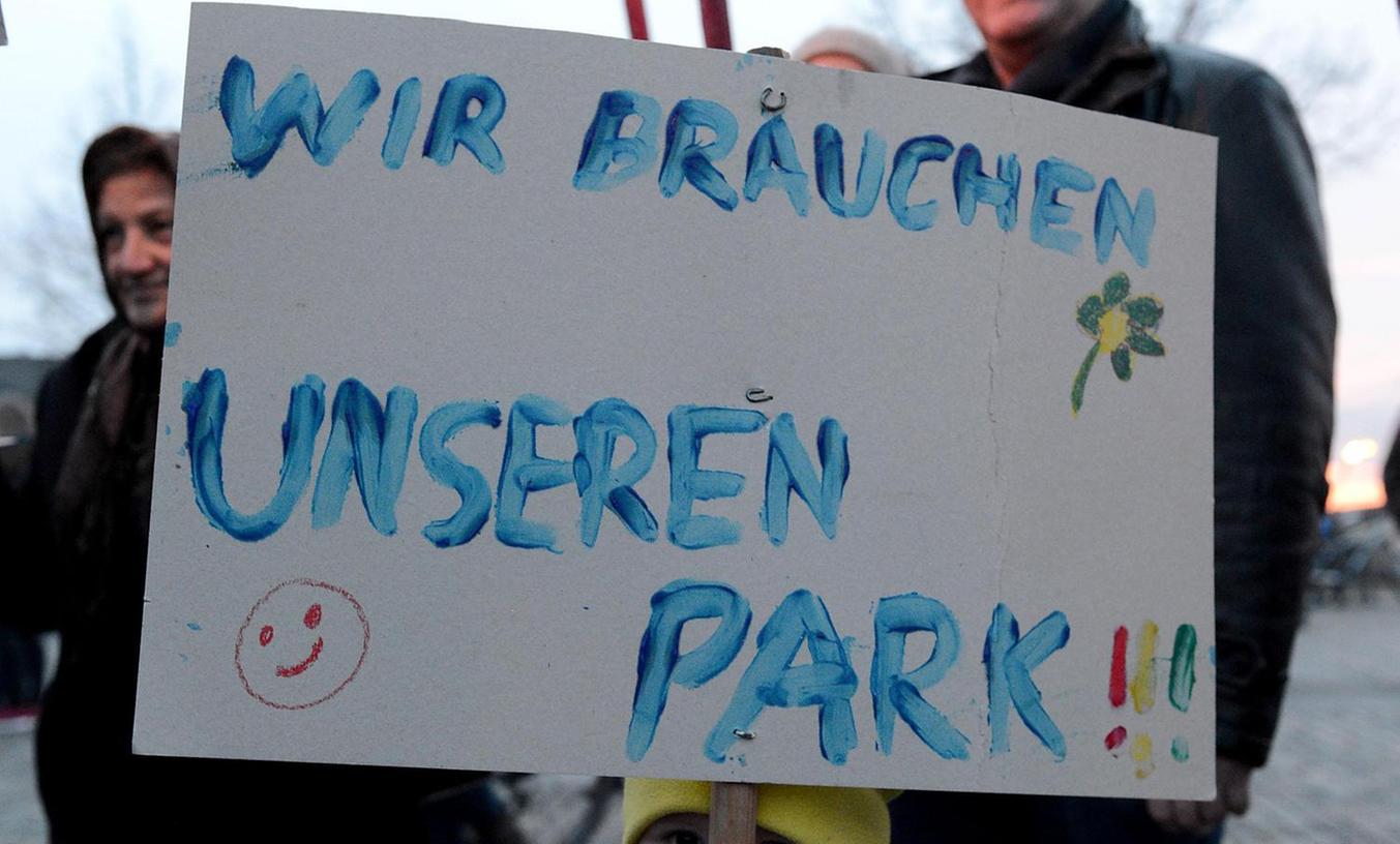 Demo gegen den geplanten Neubau der Wilhelm-Löhe-Hochschule.