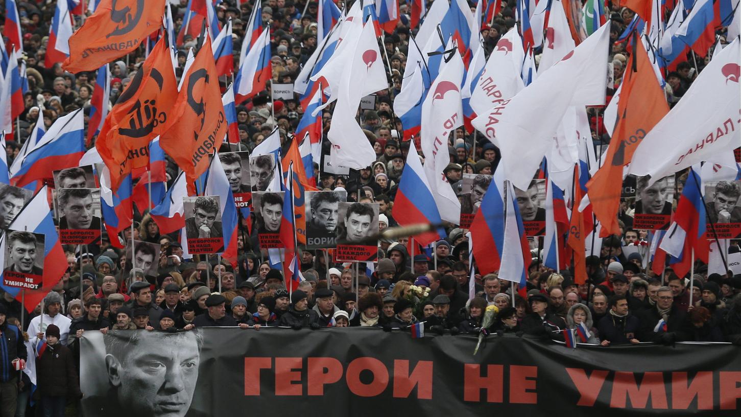 Zehntausende trauern in Moskau um ermordeten Kremlkritiker