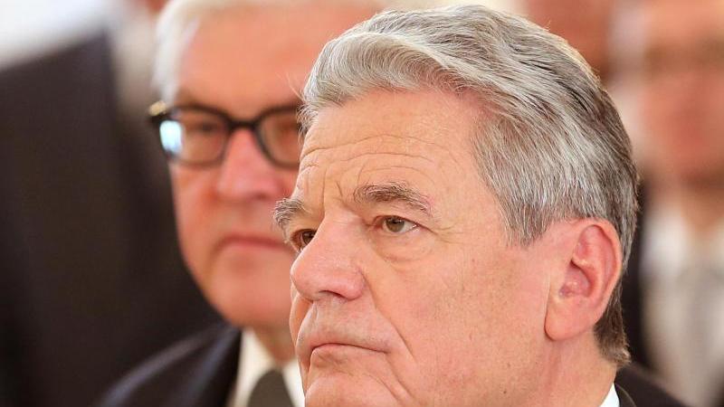 MdL Karl Freller wünscht sich einen besonderen Gast zur den Feierlichkeiten zum 900-jährigen Jubiläums der Stadt Schwabach: Bundespräsident Joachim Gauck (im Vordergund).