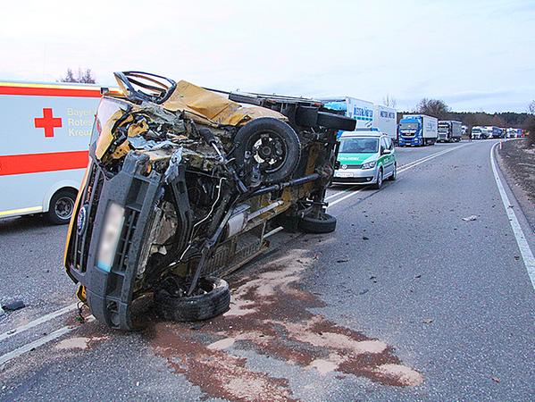 Ellingen: Zwei Schwerverletzte bei heftiger Kollision 