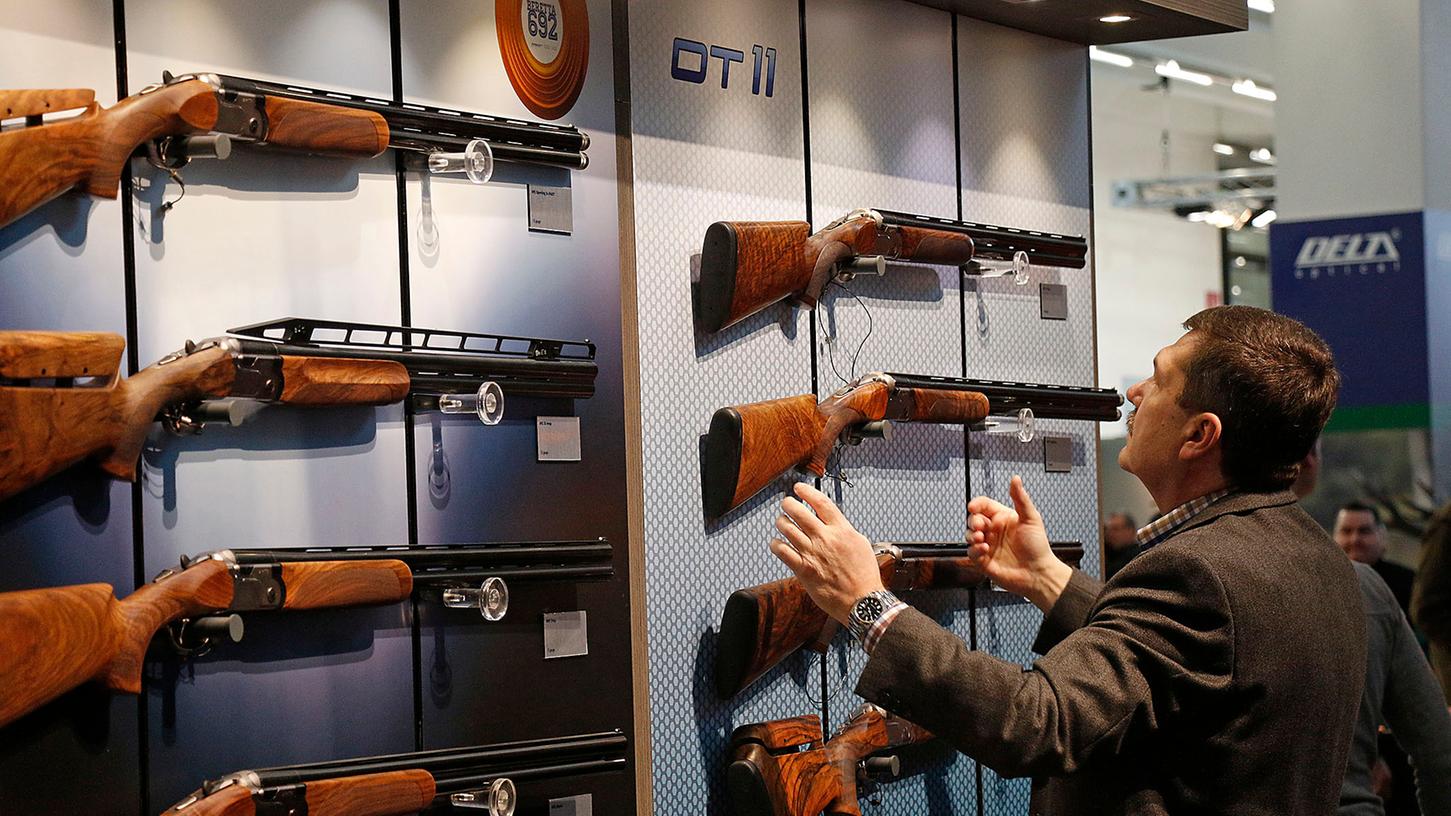 Die Messe IWA OutdoorClassics will raus aus der "Schmuddelecke": Nicht nur Waffen gibt es dort. Die Messe IWA OutdoorClassics will raus aus der "Schmuddelecke": Nicht nur Waffen gibt es dort.