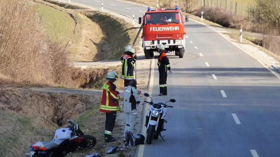 Zwischen Thuisbrunn und Haidhof wurde ein Motorradfahrer schwer verletzt als er mit einem Reh kollidierte.