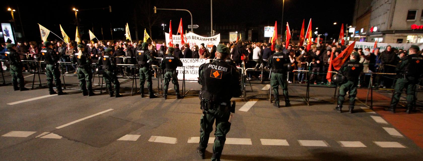 Am Montag demonstrierte Nügida erneut in Nürnberg, Am Mittwoch sagten die Islamkritiker alle weiteren Kundgebungen ab,