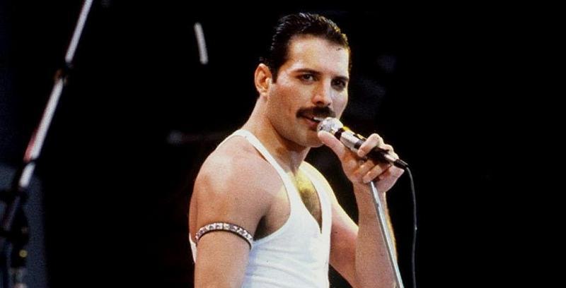 7. Queen - Who Wants To Live Forever Wenn die Welt untergeht, reiten wir mit Freddies Zeilen als Schlachtruf in die Apokalypse. Und spielen dabei Luftgitarre.