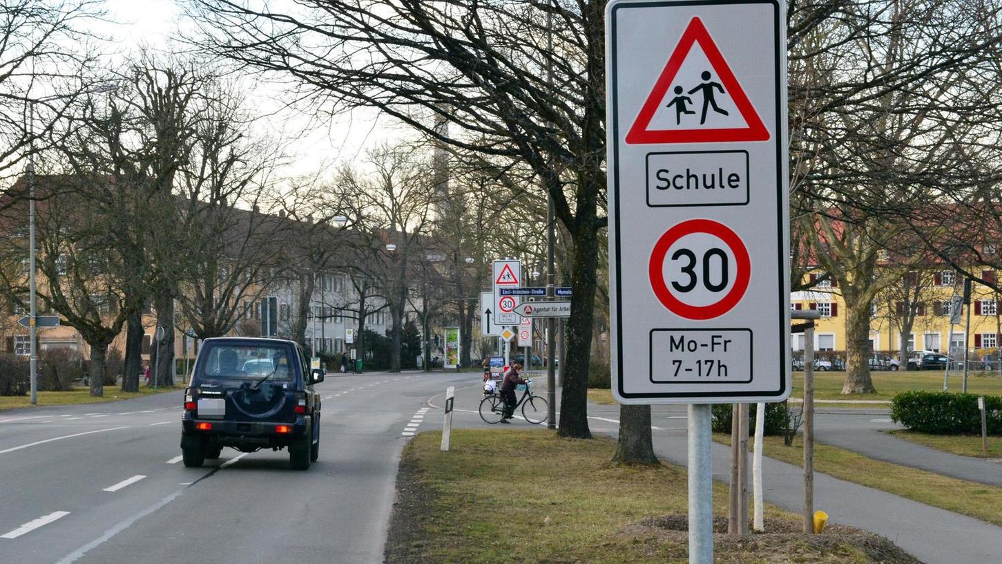Erlangen: Klage über Schnellfahrer vor Schule