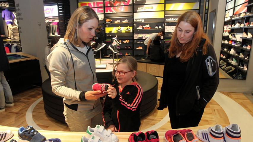 Magdalena Neuner besucht Adidas-Store in Nürnberg