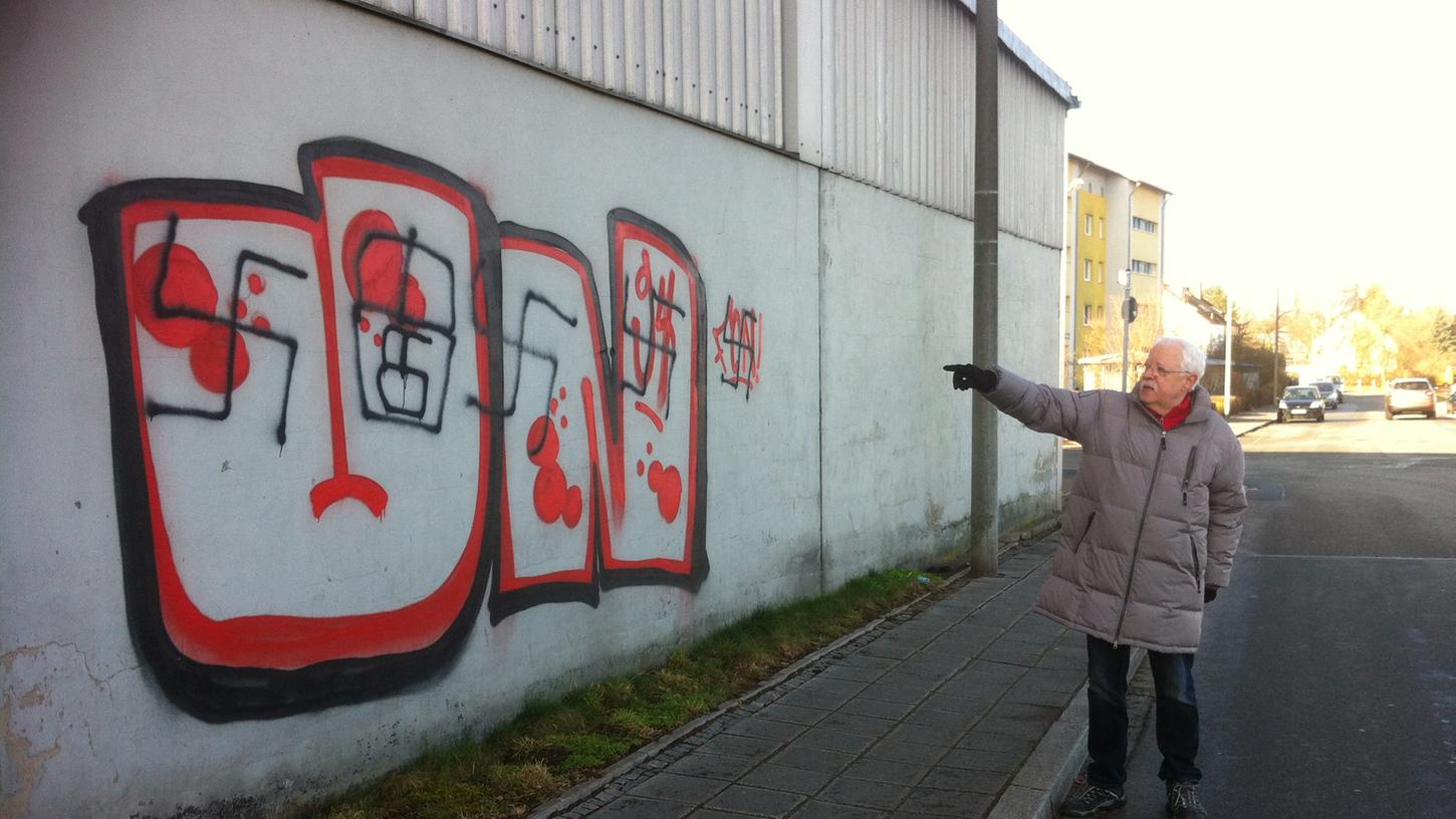 Boxdorf: Hakenkreuze erst nach zwei Monaten entfernt