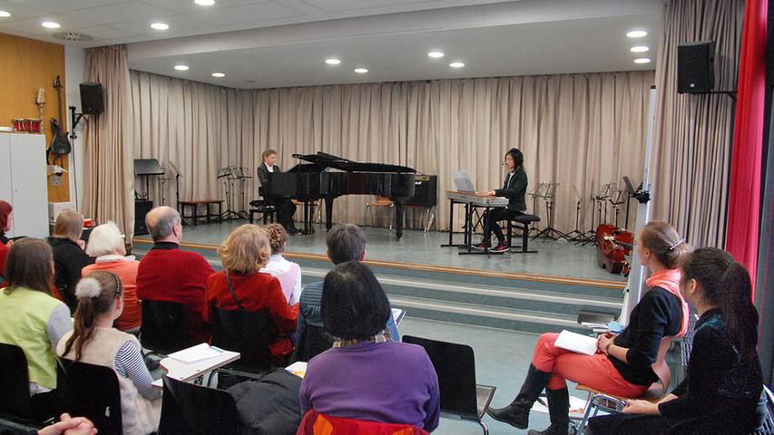 Ein Höhepunkt in diesem Jahr: Die Auftritte von Florentine Ruf und Minh Tam Nguyen, die beide den Regionalwettbewerb "Jugend musiziert" in der Kategorie in ihrer jeweiligen Altersklasse für sich entschieden hatten.