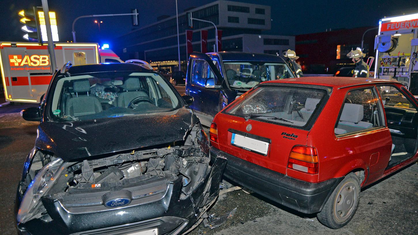 Vier Fahrzeuge waren in den zweiten Unfall am Hans-Ort-Ring involviert.