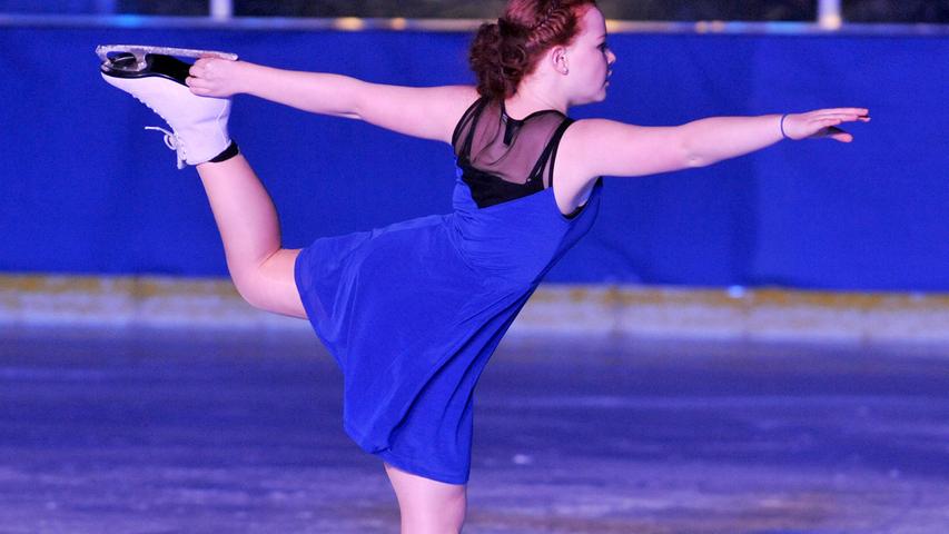 Akrobatik und Grazie bei der Gala on Ice 2015 des ESC in Höchstadt